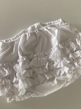 Sarah Louise England White Ruffle Diaper Cover Baby girl size Size M